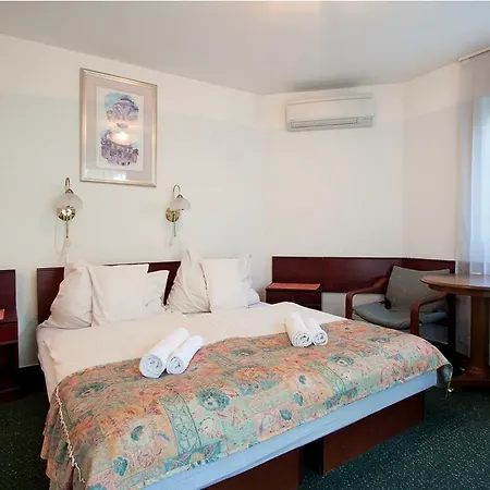 Rosa Hotel